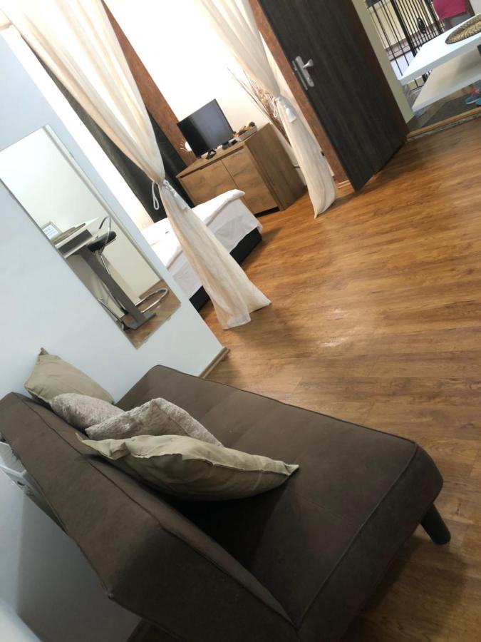 Luxury Zelny Trh 11 *